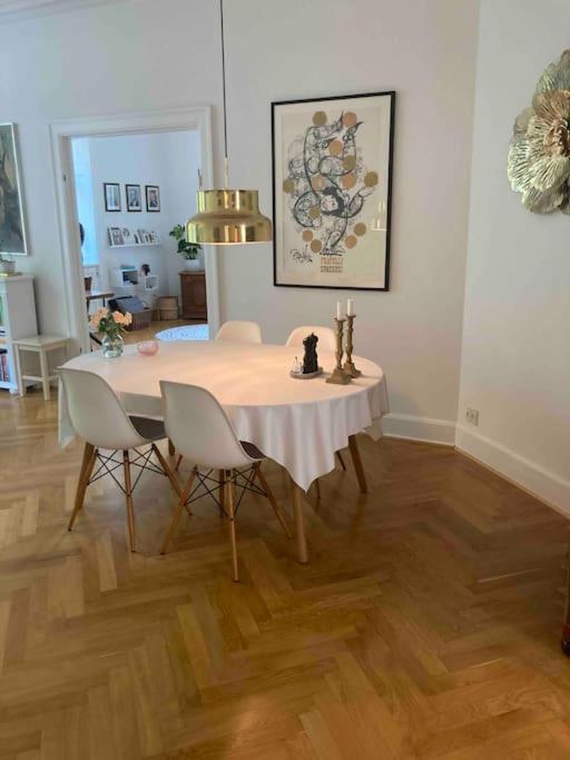 Apartment Skon Lejlighed Pa Frederiksberg Copenhagen